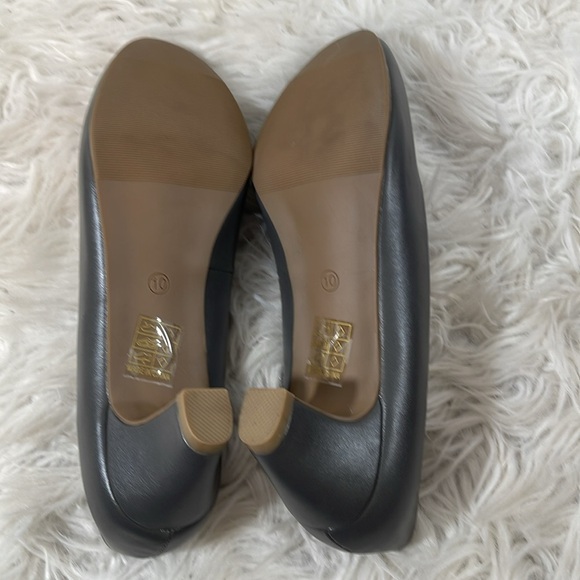 JOURNEE COLLECTION Luu Round Toe Pumps Mini Heel Grey Size 10 NEW - Picture 10 of 16